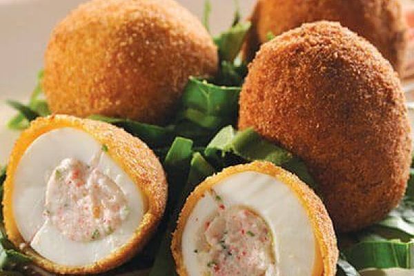 Huevos rellenos de surimi