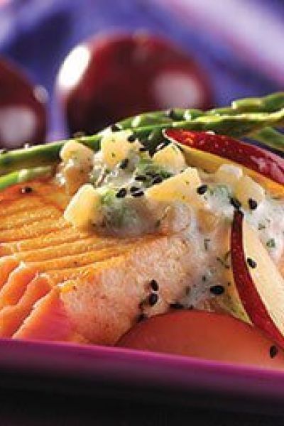 Salmón con chutney de ciruela