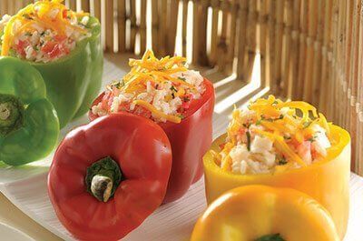 Pimientos rellenos de arroz y cangrejo