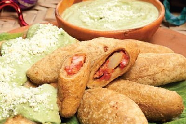 Molotes de papa con chorizo