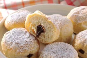 Donas rellenas de chocolate y café