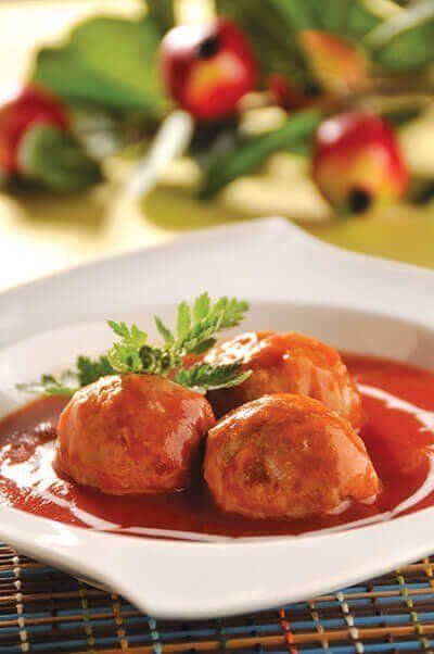 Albóndigas de ternera con caldillo de jitomate y canela