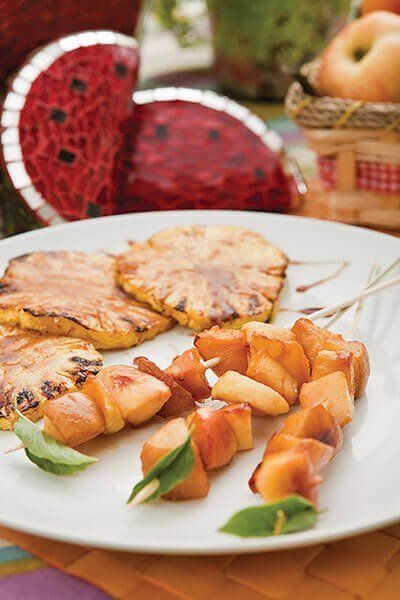 Brochetas de pera y manzana