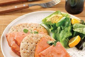 Jamón asado con salsa de vinagre de frambuesa