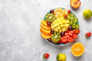 ¿Qué tan bueno es desayunar solo fruta para bajar de peso?