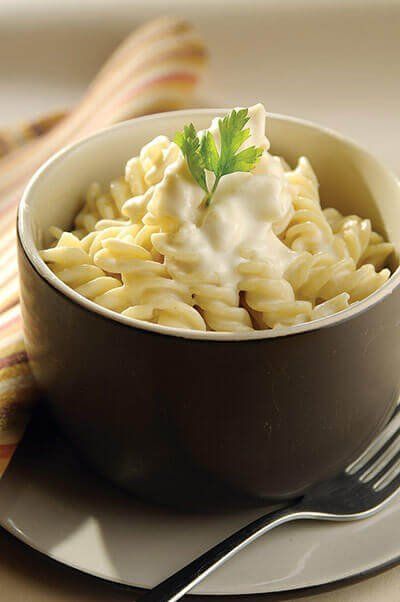 Pasta con salsa de cuatro quesos