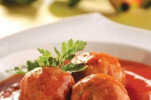 Albóndigas de ternera con caldillo de jitomate y canela