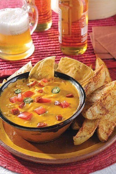 Dip de queso amarillo con chorizo
