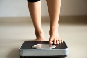 Cuando revisar tu peso corporal se vuelve obsesión