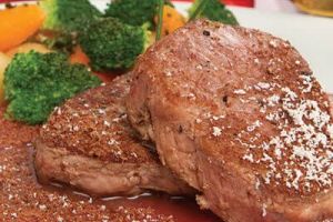 Medallones en salsa de jamaica