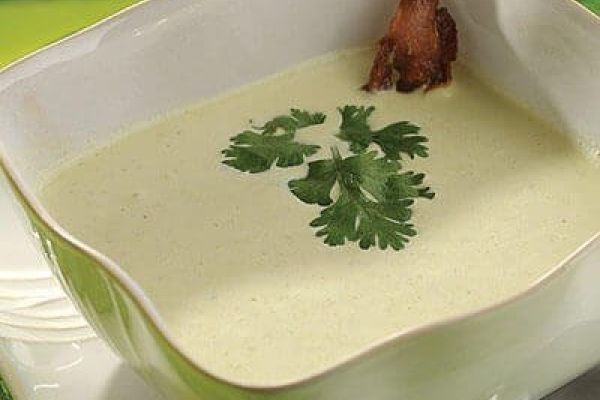 Crema de cilantro y piñón