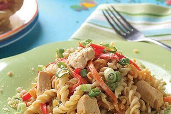 Fusilli con cacahuate