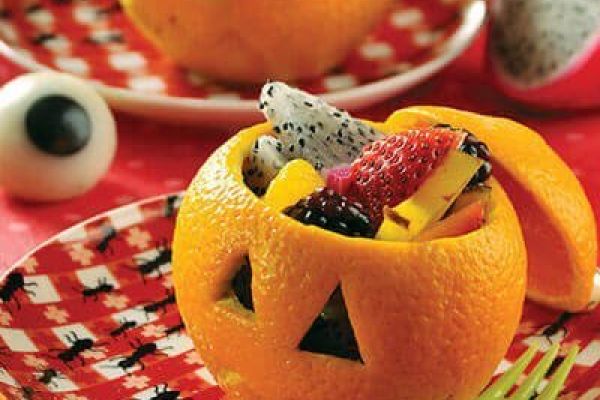 Naranjas del terror rellenas de frutas