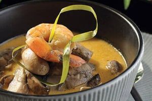 Sopa de coco con camarón