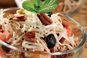 Cocktail de frutas con granola casera