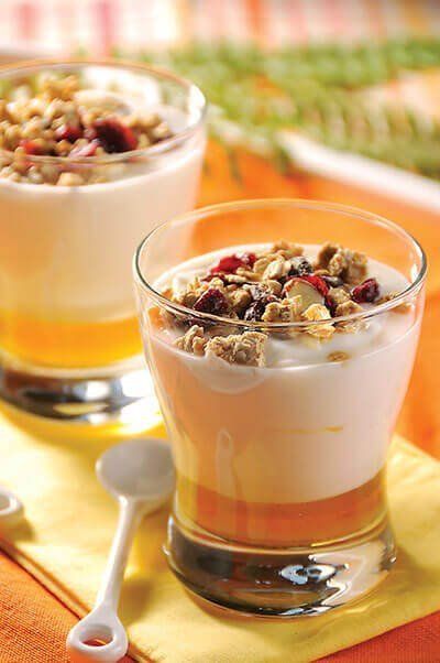 Parfait de yogurt con granola casera
