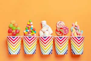 Los padres y el reto ante el mundo de las golosinas