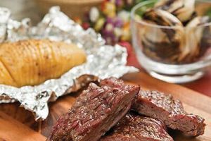 Vacío y papas asadas