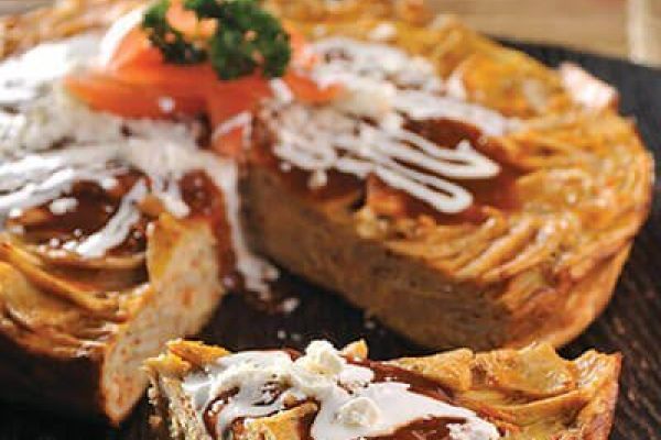 Pay de tortilla y pollo