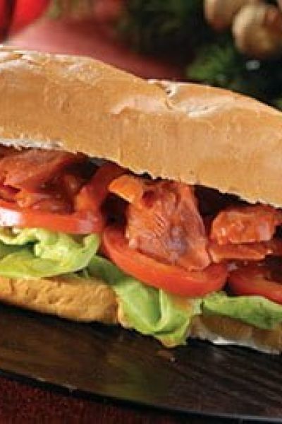 Baguette de recalentado de pavo navideño con salsa barbecue