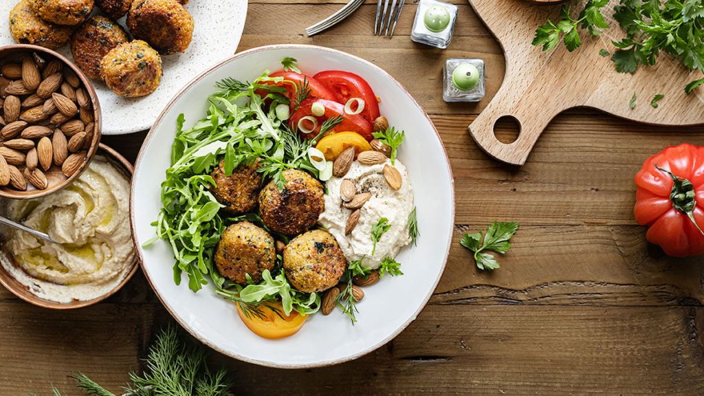 ¿De dónde obtienen sus proteínas los vegetarianos y veganos?