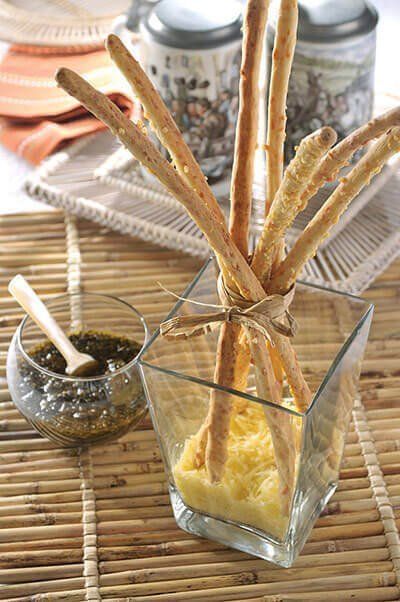 Palitos de pan con queso parmesano