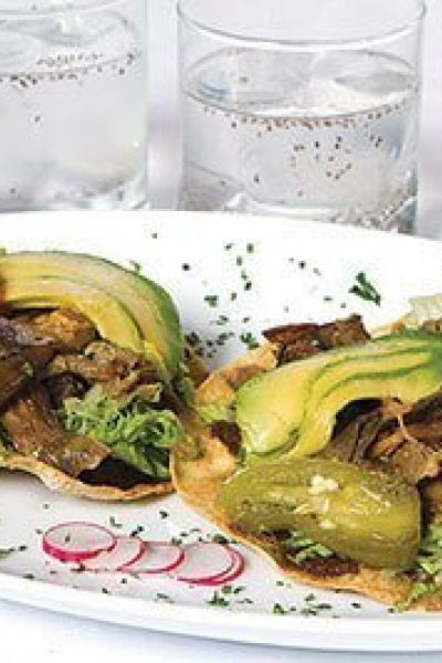 Tostadas de escabeche con hongos