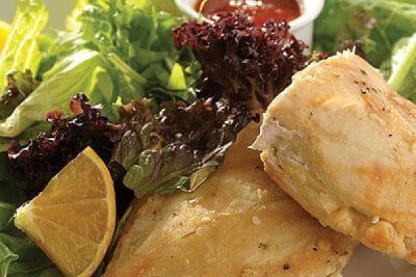 Pechuga de pollo con salsa de guajillo y tequila