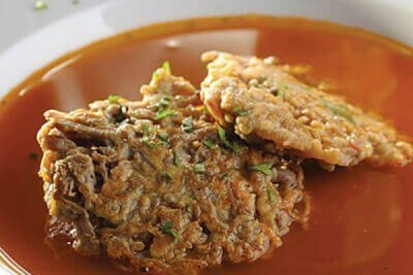 Tortitas de carne con caldillo rojo