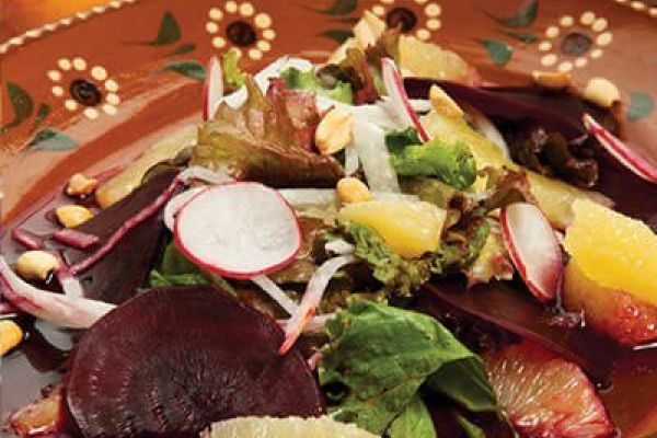 Ensalada navideña con aderezo de naranja