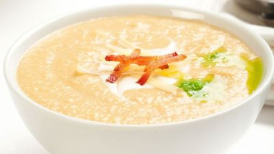 Sopa de apio con manzana