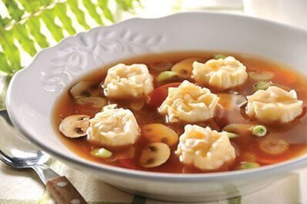 Sopa de dumplings de verduras