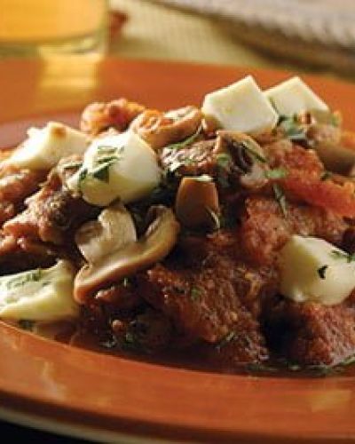 Chicharrón en salsa roja