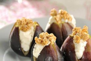 Higos rellenos de mascarpone con nuez