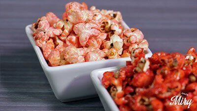 Palomitas de maíz acarameladas de colores