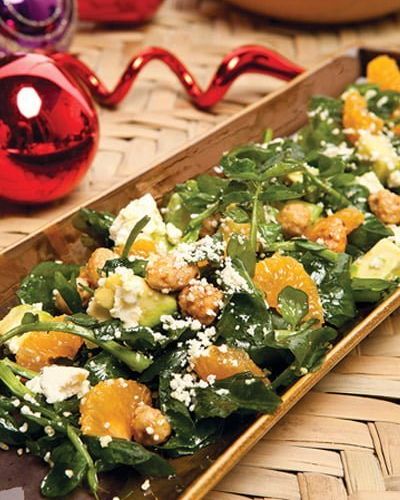 Ensalada de frutos secos y queso cotija