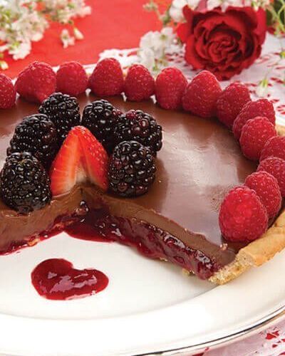 Tarta de chocolate y frutos rojos