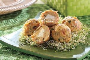 Albóndigas de pan rellenas de queso