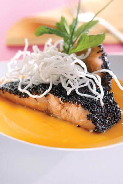 Salmón con salsa de mango chipotle