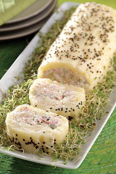 Rollo de papa con relleno de surimi