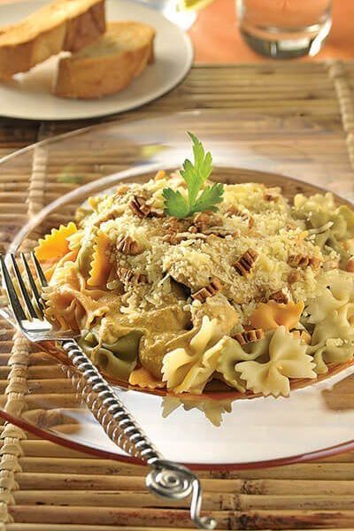 Pasta con salsa  de calabaza y nuez