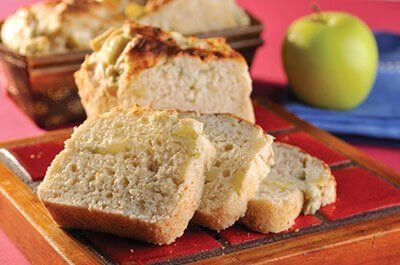 Pan de manzana con pera y queso azul
