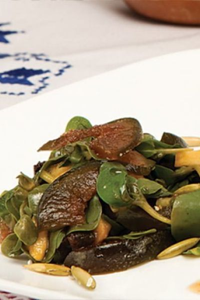 Verdolagas o romeritos con frutos secos