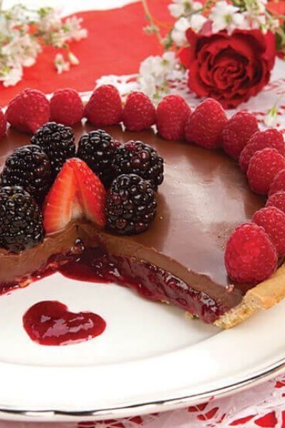 Tarta de chocolate y frutos rojos