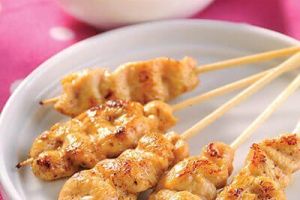 Brochetas de pollo con salsa de cacahuate