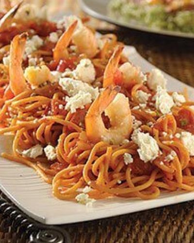 Pasta con  camarones y queso de cabra