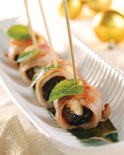 Ciruelas envueltas en tocino