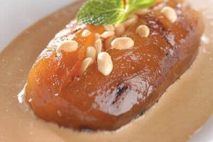 Dulce de camote con salsa de cajeta