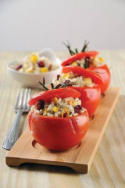 Jitomates rellenos de arroz