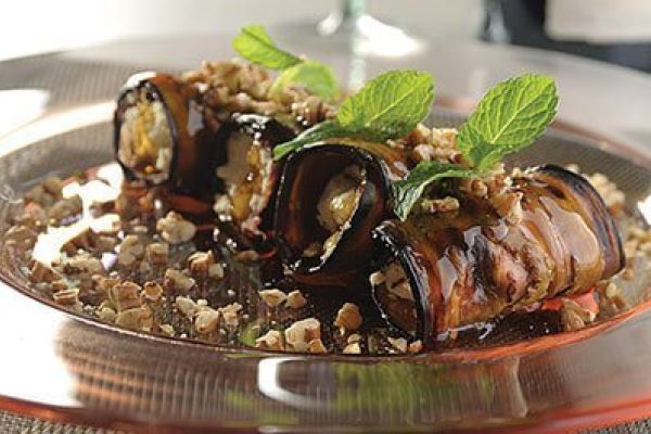 Rollos de berenjena con queso de cabra